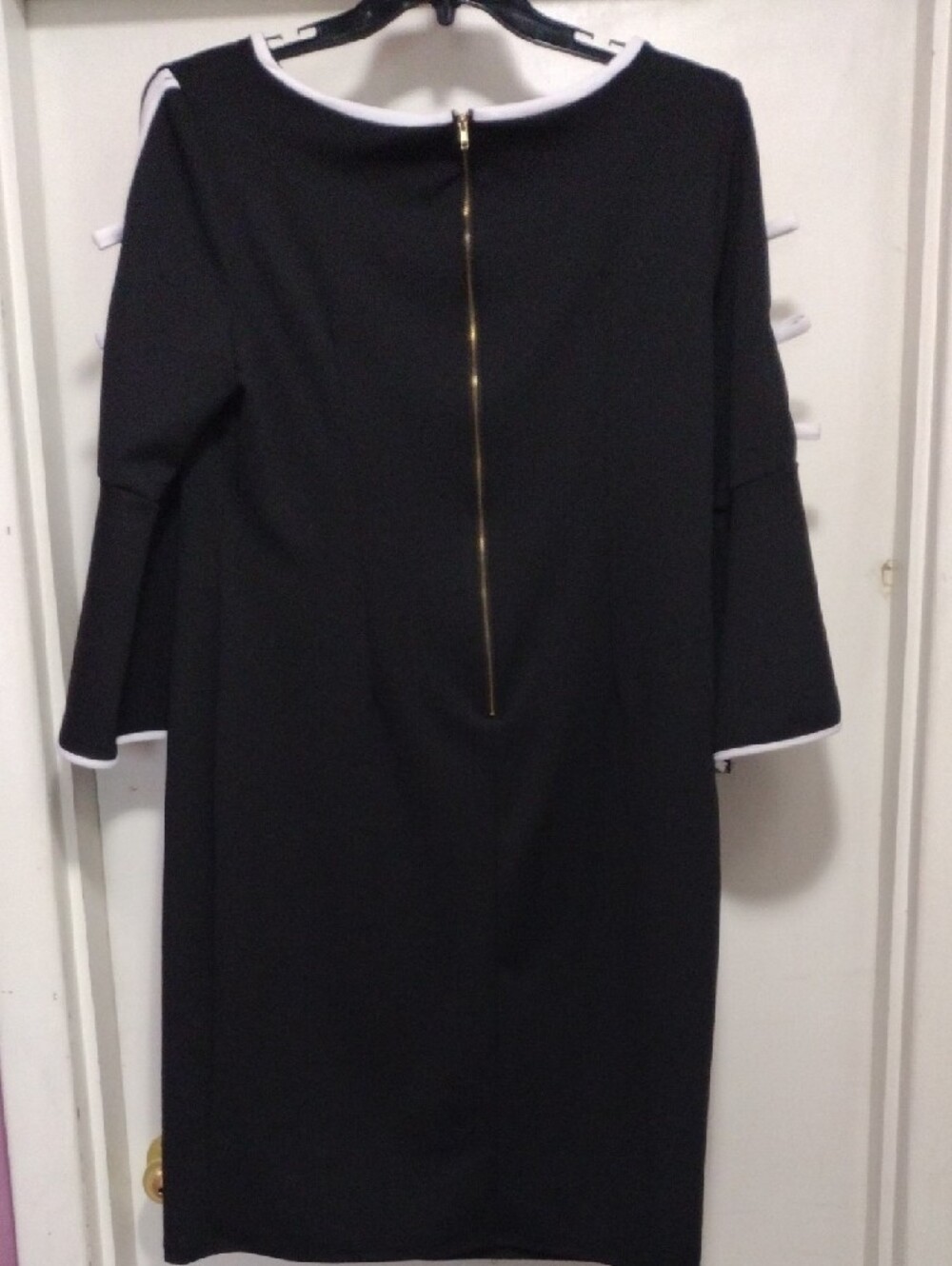 Shelby & Palmer Black Dress with White Trim and Bell Sleeves Size 16 - Picture 6 of 6